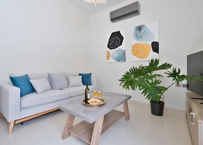 Chania Boutique - Steps From The