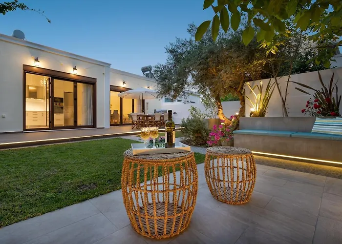 Chania Boutique - Steps From The Ханья