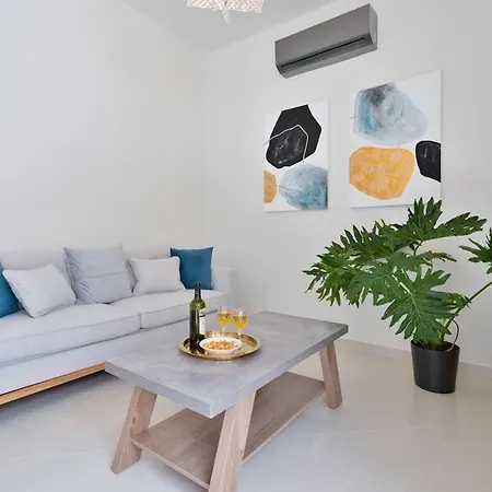 Chania Boutique - Steps From The