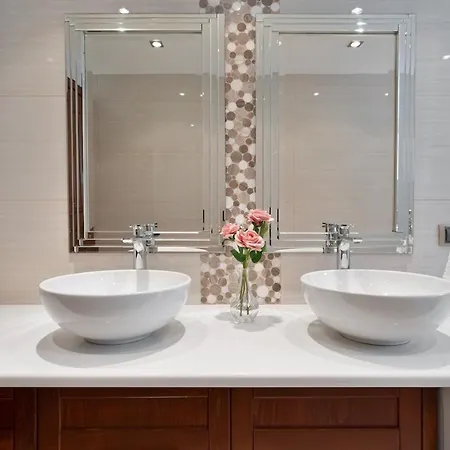 Chania Boutique - Steps From The Villa