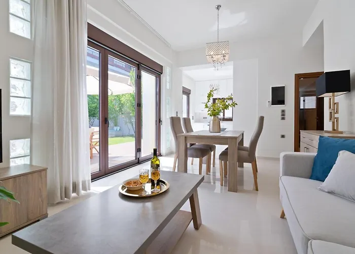 Chania Boutique - Steps From The Villa La Canea