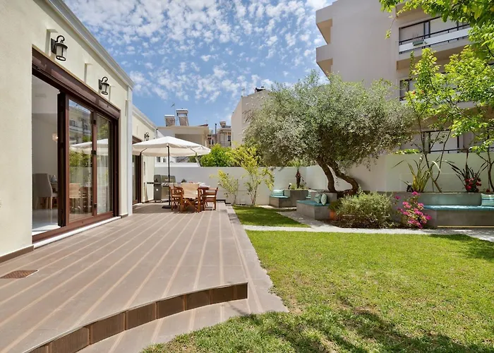 Chania Boutique - Steps From The Villa