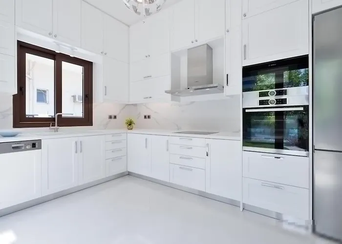 Chania Boutique - Steps From The Villa