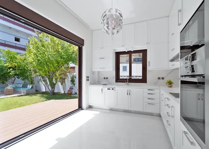 Chania Boutique - Steps From The *