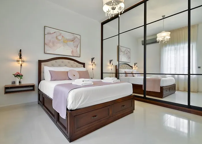 Chania Boutique - Steps From The Villa *